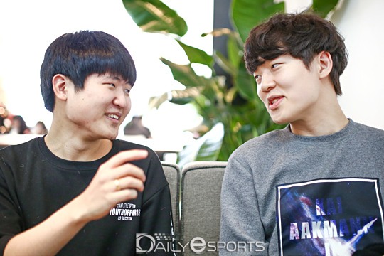슈퍼매시브 e스포츠를 이끌고 있는 '스노우플라워' 노회종(왼쪽)과 '갱맘' 이창석.