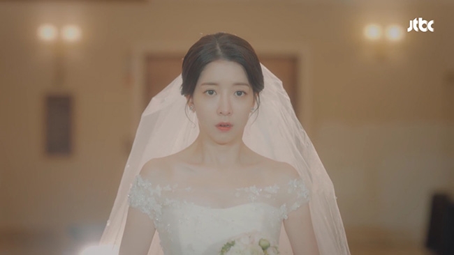 ‘으라차차 와이키키’ 정인선, 순백의 여신 자태 등장 눈길 끌어