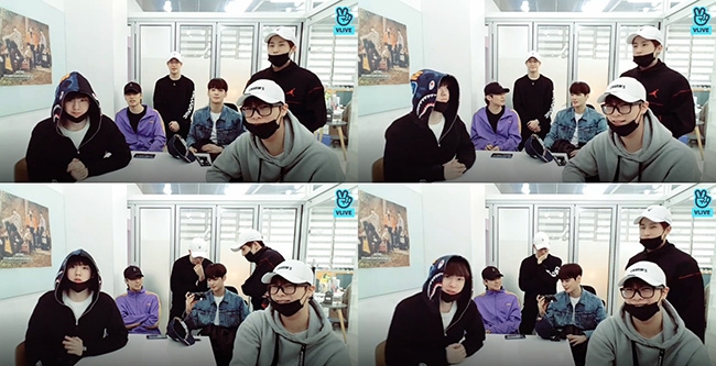 아스트로, V LIVE 구독자 100만 돌파 방송 진행