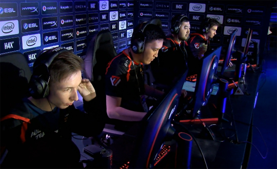 우승을 차지한 러시아-우크라이나 연합팀 아방가르.(사진=IEM 중계 캡처)