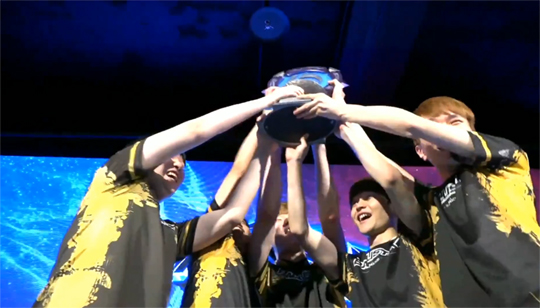 이스턴 클래시 정상에 오른 발리스틱스.(사진=HGC 중계 캡처)