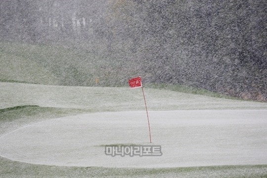 롯데 렌터카 여자오픈 2라운드가 치러질 예정이었던 대회장의 7일 오전 상황. 제주=김상민 기자.
