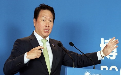 최태원 SK회장이 9일 ‘격변기 기업의 새로운 역할’을 주제로 중국 보아오포럼의 조찬 포럼에서 강연하고 있다. SK그룹 제공