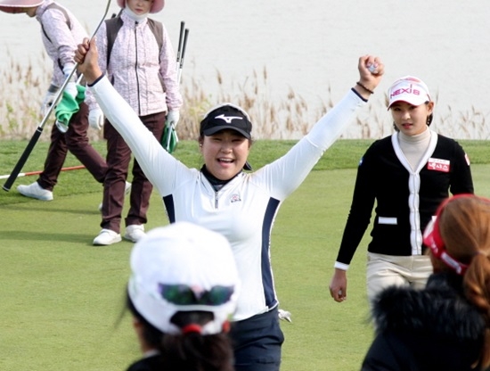 우승 후 기뻐하는 김도연. 사진=KLPGA 제공