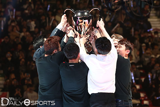 '롤챔스 2연속 우승' 킹존 왕조가 열렸다!