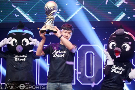 성남 FC 소속 피파 온라인 프로게이머 김정민.