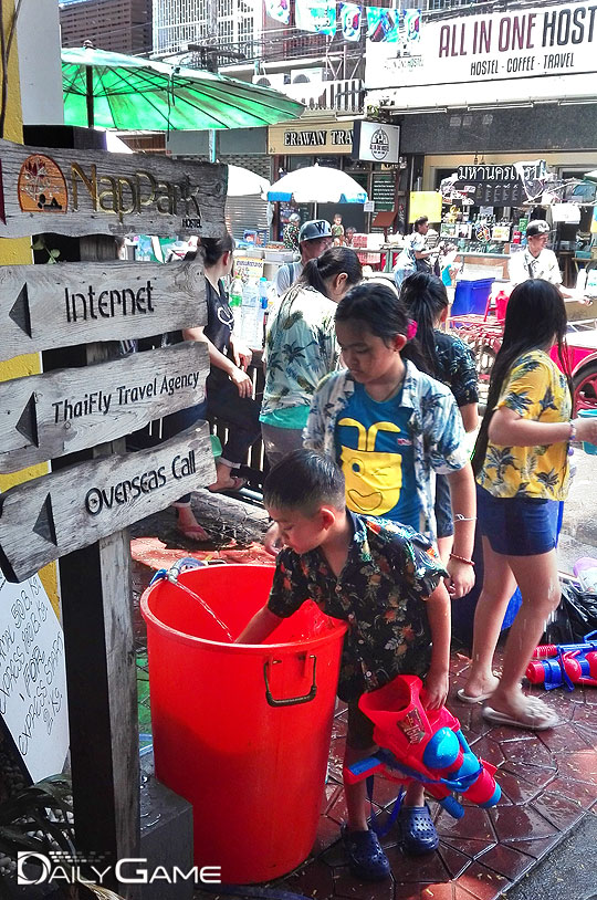 재장전을 위해 보급로를 지키는 일도 중요하다.