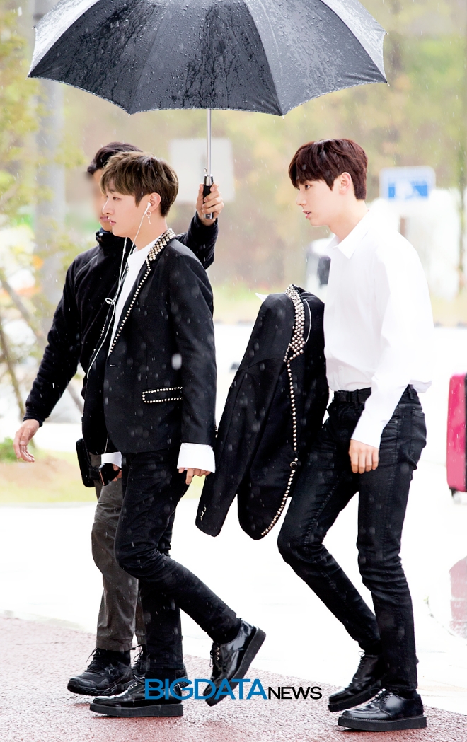 워너원 윤지성-황민현, '프로듀스 48' 출근길 현장