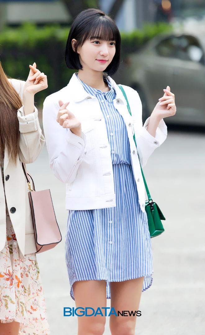 오마이걸 반하나 비니, KBS '뮤직뱅크' 리허설 출근길