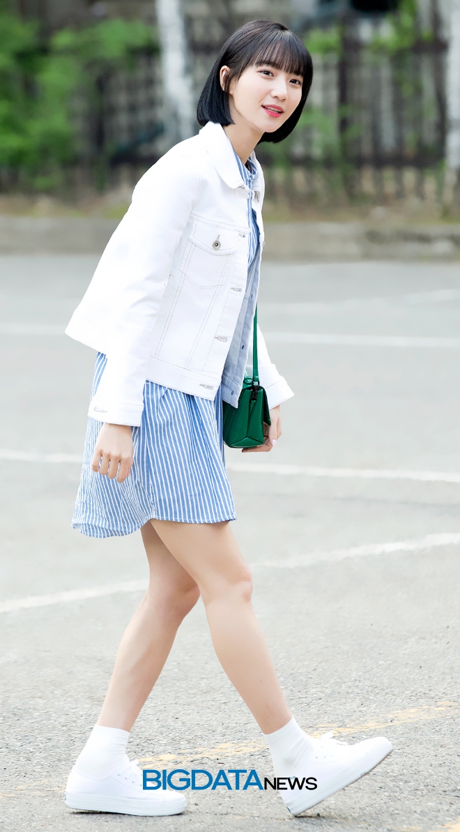 오마이걸 반하나 비니, KBS '뮤직뱅크' 리허설 출근길