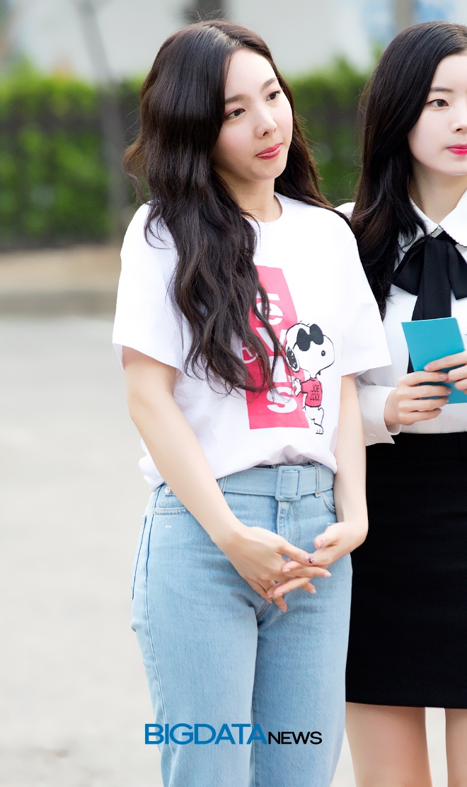 트와이스 나연, KBS '뮤직뱅크' 리허설 출근길