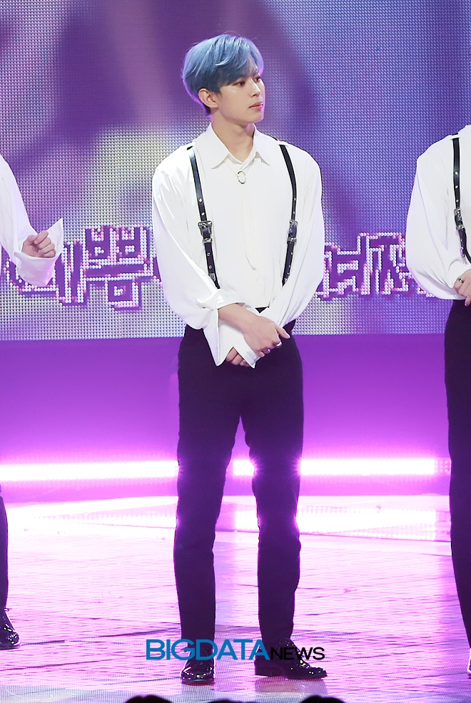 빅스 홍빈, '쇼 챔피언' 생방송 현장