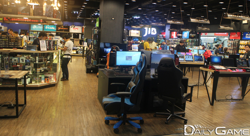 JIB 매장 내부 모습. 넓은 공간에 다양한 상품이 구비돼 있다.