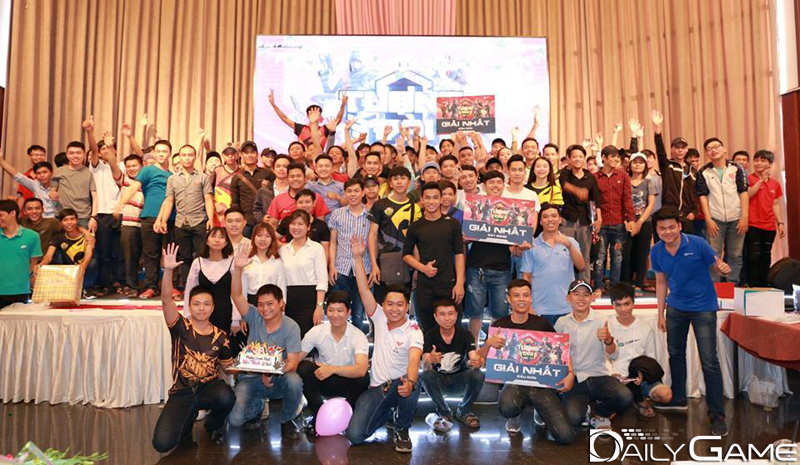 베트남 '크로스파이어' 오프라인 행사에 모인 많은 팬들의 모습(사진 출처='크로스파이어' 베트남 공식 페이스북).