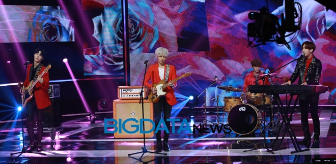 더 로즈, '쇼 챔피언' 생방송 현장