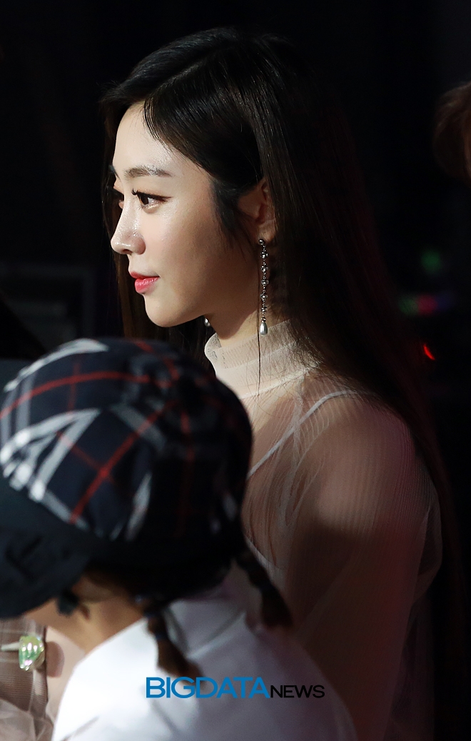 러블리즈 서지수, '쇼 챔피언' 생방송 현장