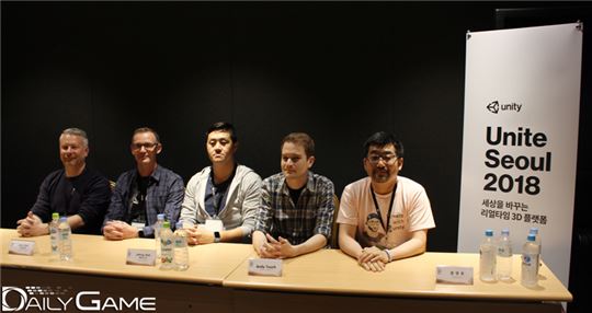 좌측부터 폴 마뉴엘(Paul Manuel) 멀티플레이 총괄, 존 엘리엇(John Elliot) 유니티 스포트라이트 팀 기술이사, 제프리 쉬(Jeffrey Shih) 유니티 머신러닝 팀 소속, 앤디 터치(Andy Touch) 유니티 글로벌 콘텐츠 에반젤리스트, 함영호 유니티 코리아 애즈 이사.