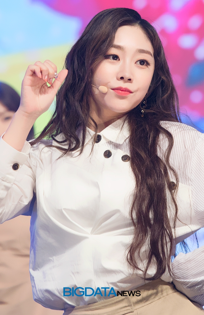 러블리즈 서지수, 심플리케이팝 'Simply K-POP' 현장