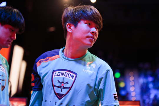 서울을 3대2로 제압한 런던 스핏파이어.(사진=블리자드 제공)