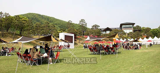 캠핑장을 연상케 한 치맥파티존