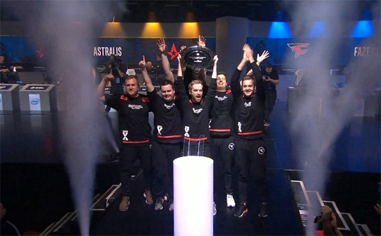 IEM 시드니에서 우승한 페이즈 클랜.(사진=IEM 중계 캡처)