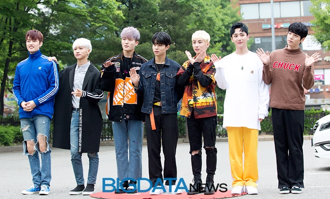 인투잇, '뮤직뱅크' 출근길 현장