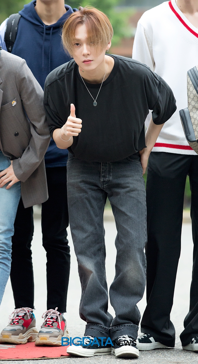 펜타곤 이던, '뮤직뱅크' 출근길 현장