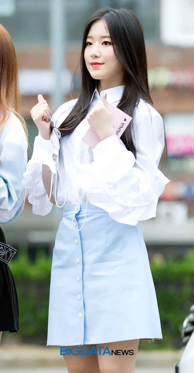 (여자)아이들 슈화, '뮤직뱅크' 출근길 현장
