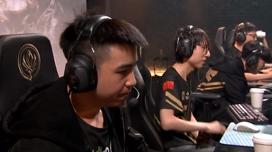 중국 로얄 네버 기브 업. (사진=MSI 중계 캡처)