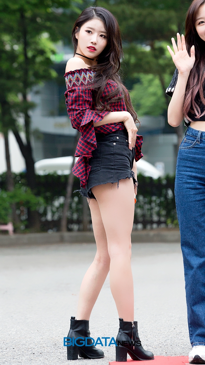 러블리즈 이미주, '뮤직뱅크' 출근길 현장