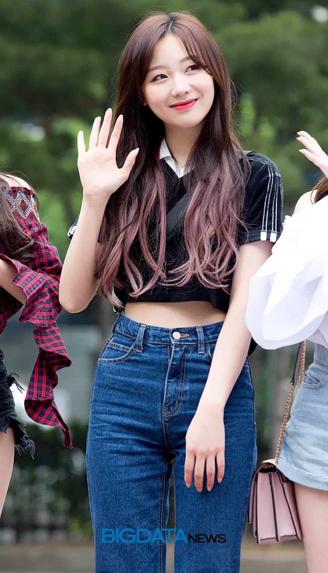 러블리즈 류수정, '뮤직뱅크' 출근길 현장