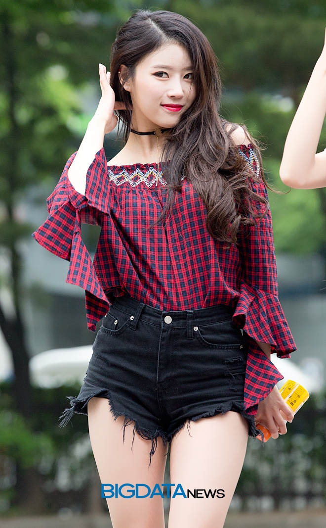 러블리즈 이미주, '뮤직뱅크' 출근길 현장