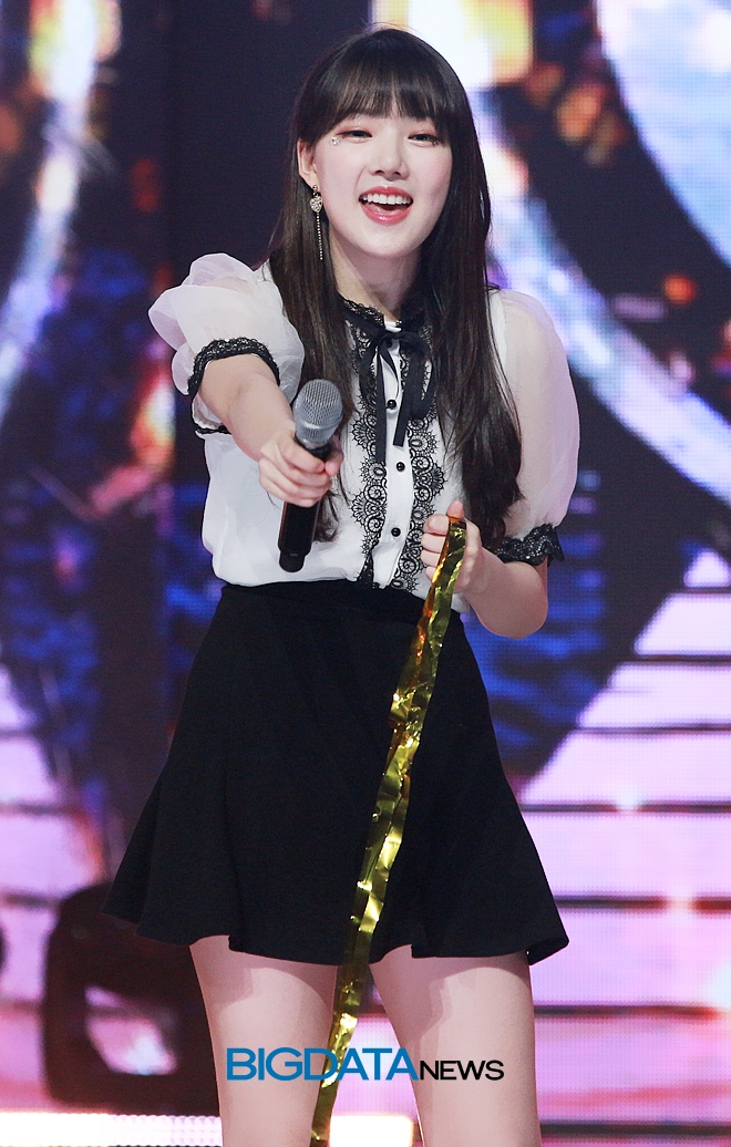 여자친구 예린, '쇼 챔피언' 생방송 현장