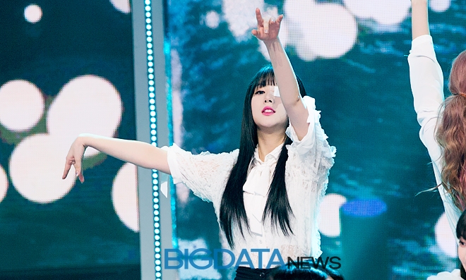 여자친구 은하, '쇼 챔피언' 생방송 현장
