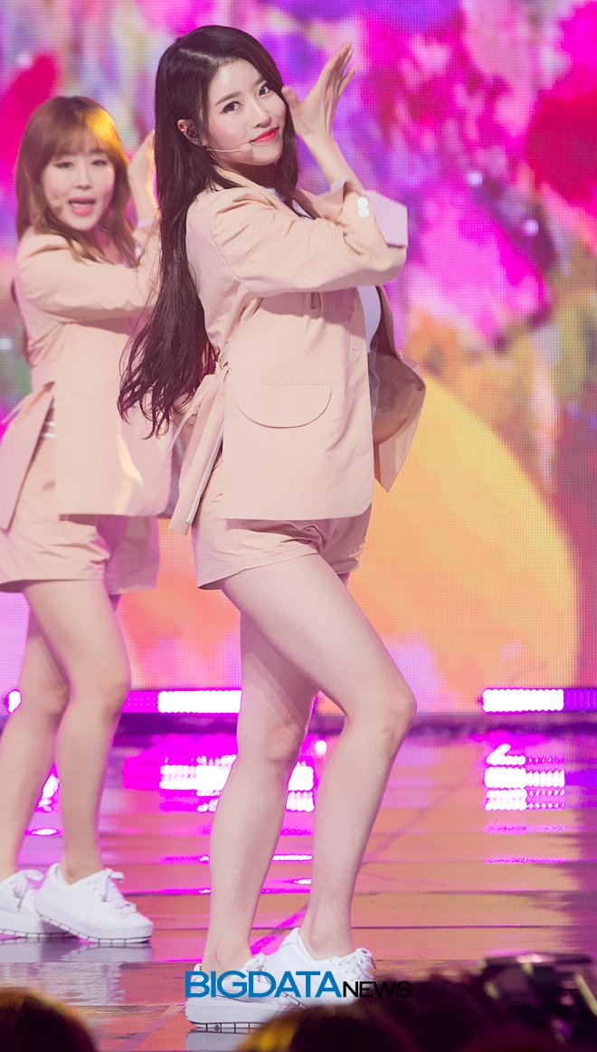 러블리즈 이미주, '쇼 챔피언' 생방송 현장