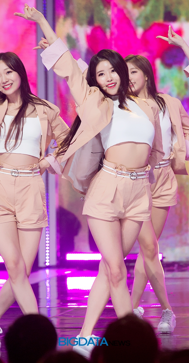 러블리즈 이미주, '쇼 챔피언' 생방송 현장