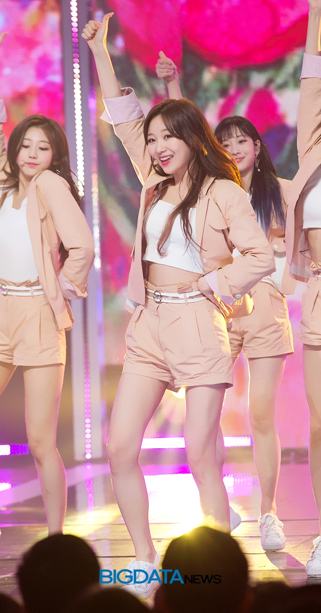 러블리즈 류수정, '쇼 챔피언' 생방송 현장