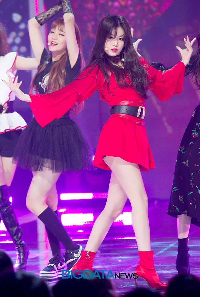 (여자)아이들 수진, '쇼 챔피언' 생방송 현장