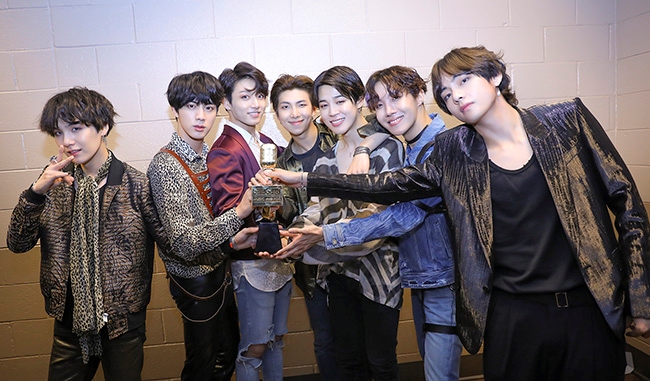 방탄소년단, 美 ‘BBMA’ 2년 연속 수상