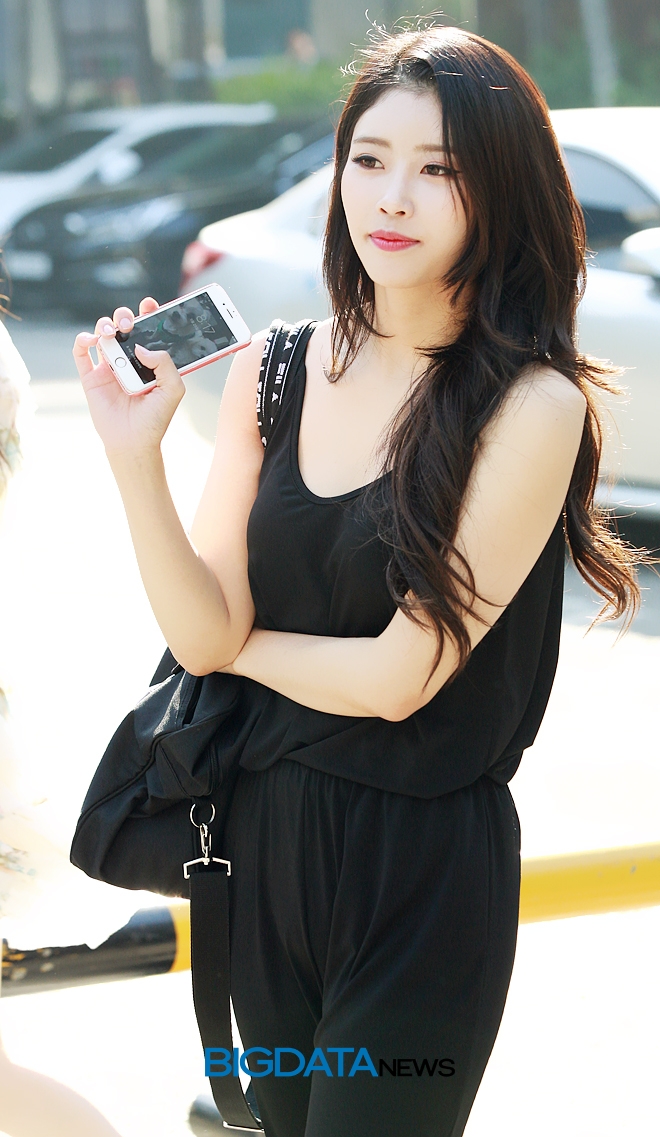 러블리즈 이미주, 뮤직뱅크 출근길 현장