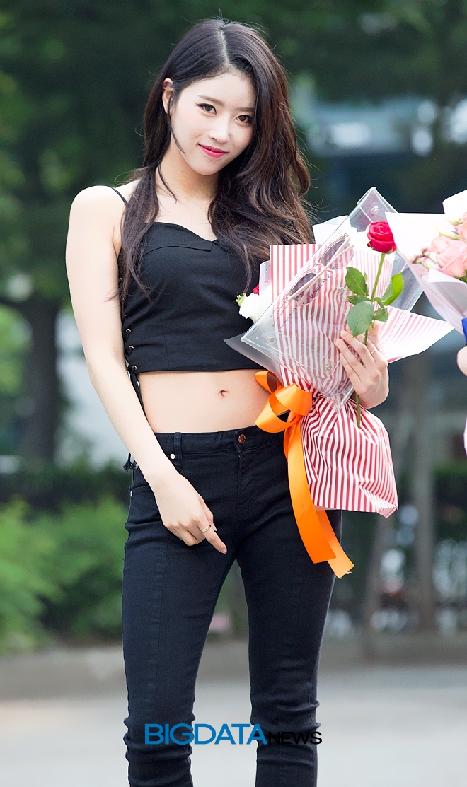 러블리즈 이미주, 뮤직뱅크 출근길 현장
