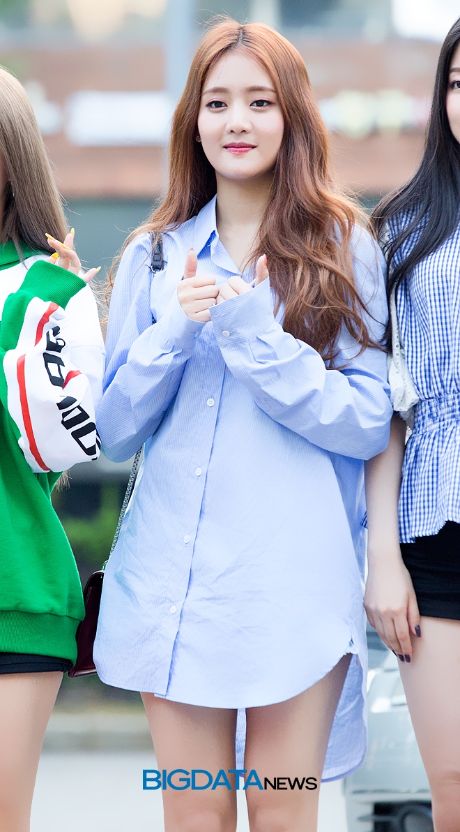(여자)아이들 민니, 뮤직뱅크 출근길 현장