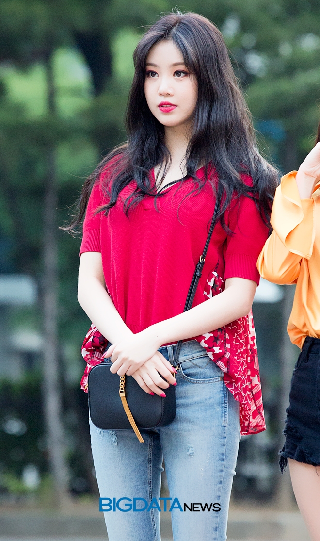 (여자)아이들 수진, 뮤직뱅크 출근길 현장
