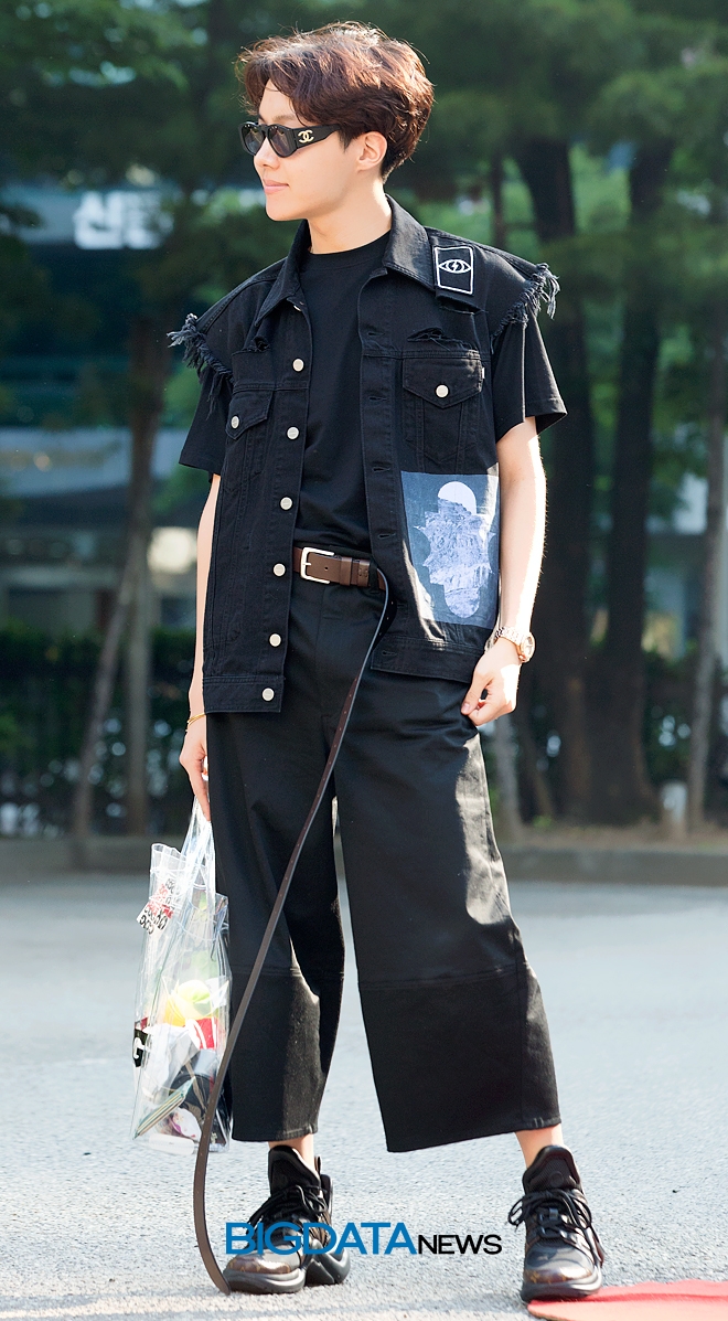 방탄소년단 제이홉, 뮤직뱅크 출근길 현장