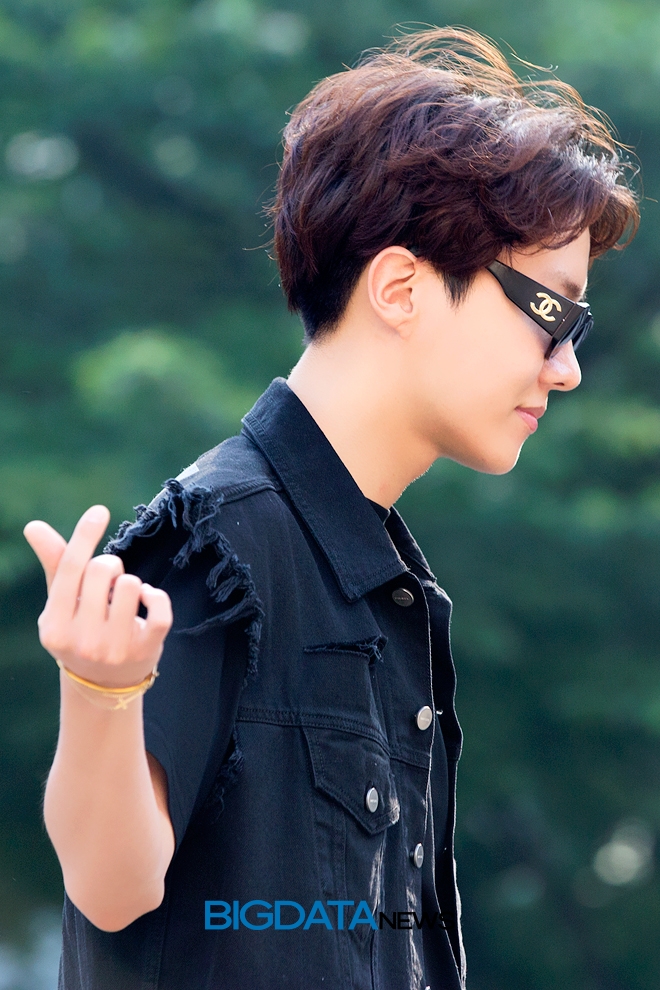 방탄소년단 제이홉, 뮤직뱅크 출근길 현장