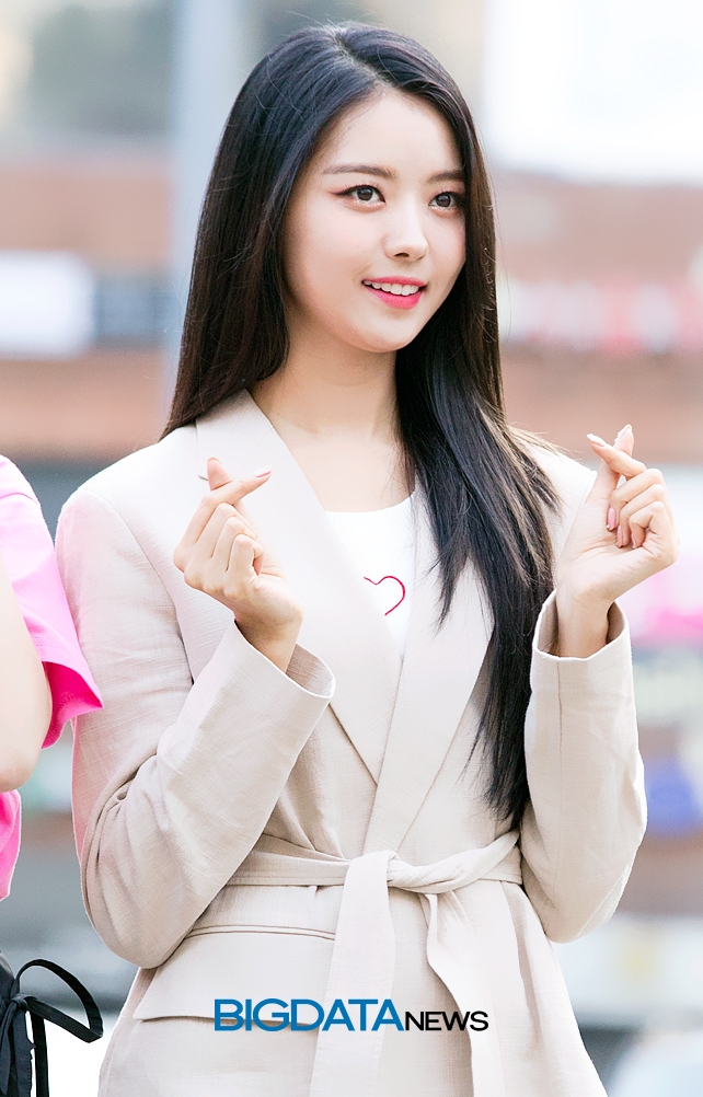 프리스틴V 나영, 뮤직뱅크 출근길 현장