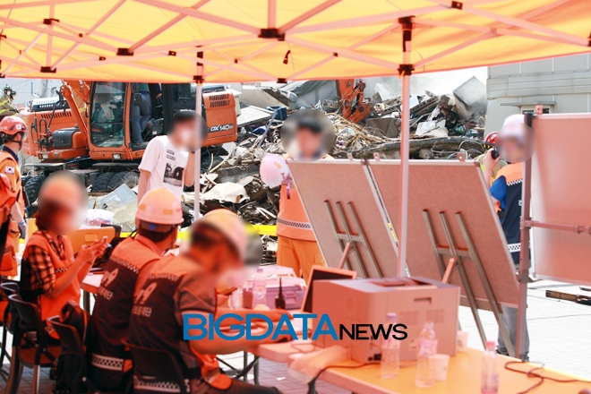 서울 용산구 한강로 2가 용산역 앞 4층짜리 상가 건물 붕괴현장