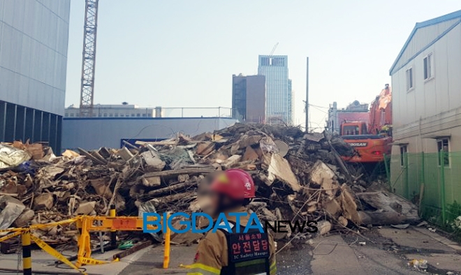 용산역 앞 4층짜리 상가 건물 붕괴현장