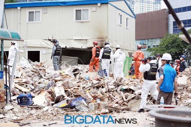 용산역 앞 4층짜리 상가 건물 붕괴현장