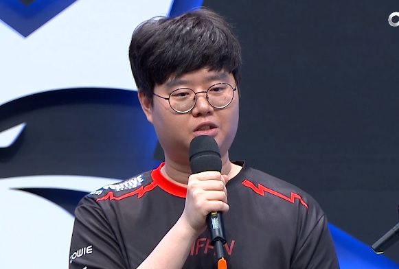 그리핀의 톱 라이너 '소드' 최성원.